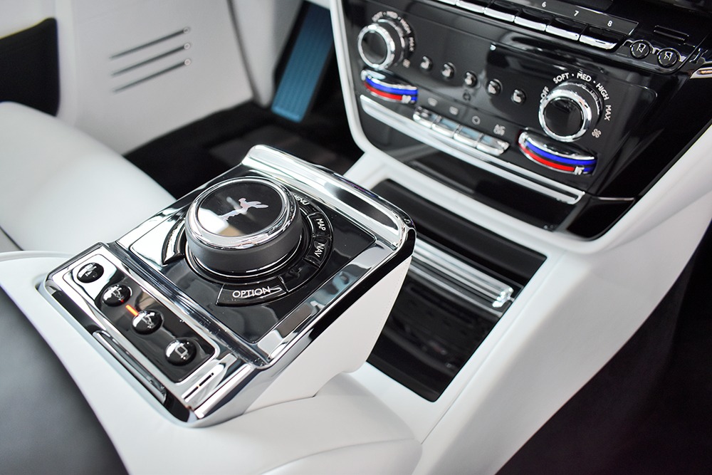 2021 Rolls-Royce Phantom Sedan Image 12