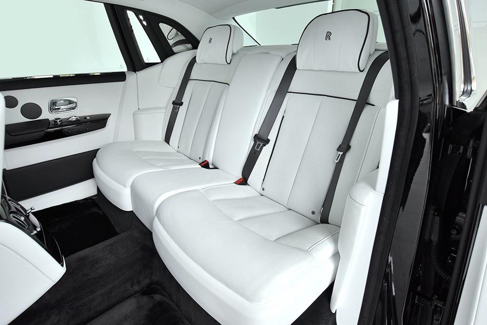 2021 Rolls-Royce Phantom Sedan Image 14