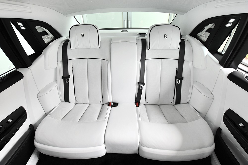 2021 Rolls-Royce Phantom Sedan Image 15
