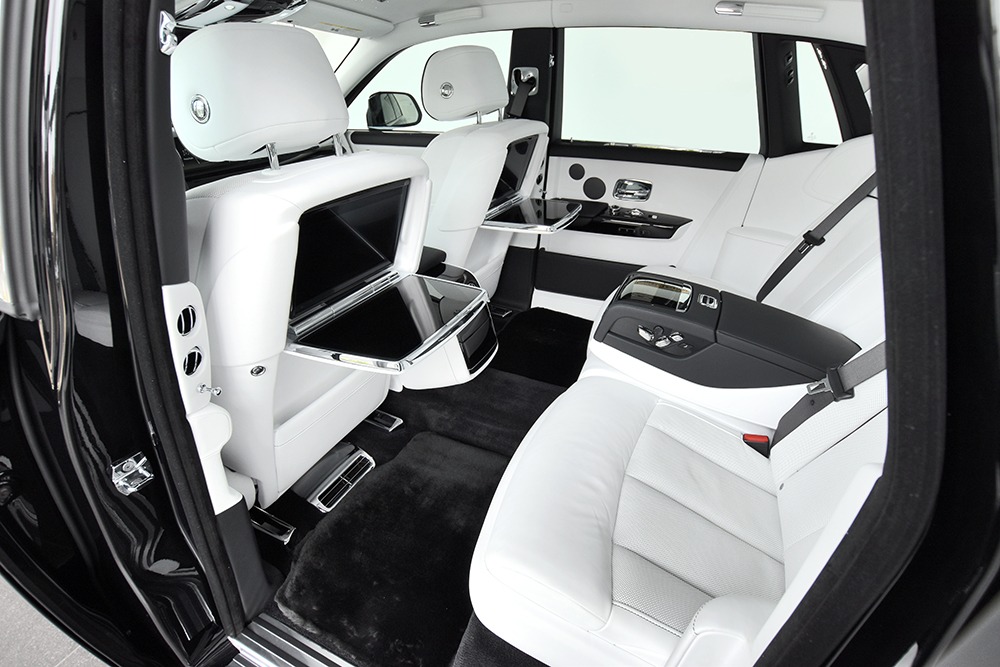 2021 Rolls-Royce Phantom Sedan Image 19