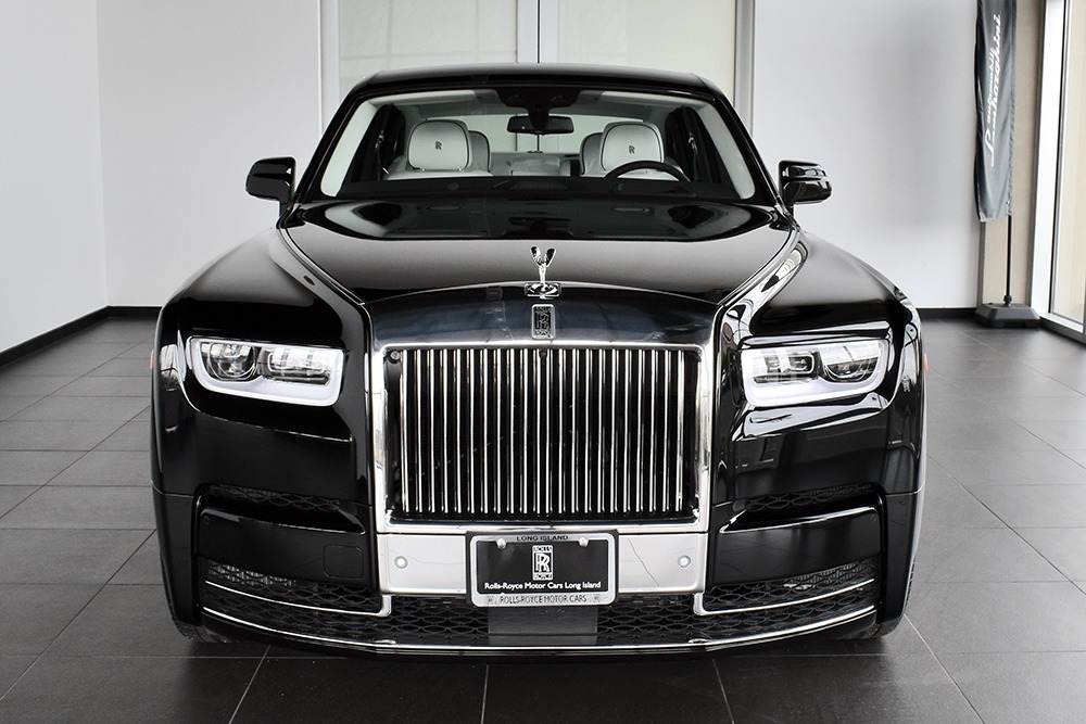 2021 Rolls-Royce Phantom Sedan Image 23