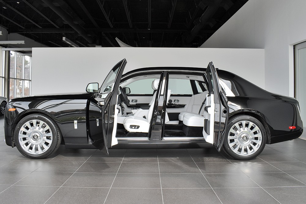 2021 Rolls-Royce Phantom Sedan Image 8