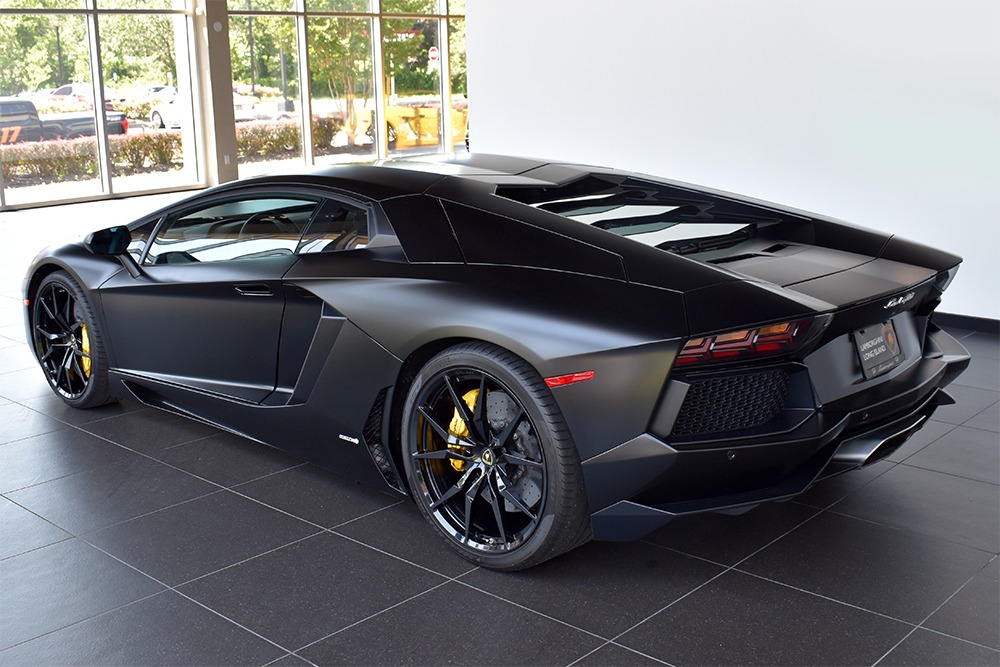 2014 Lamborghini Aventador Image 2