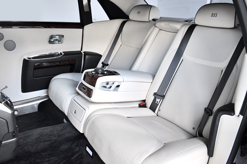 2017 Rolls-Royce Ghost Series II Image 9