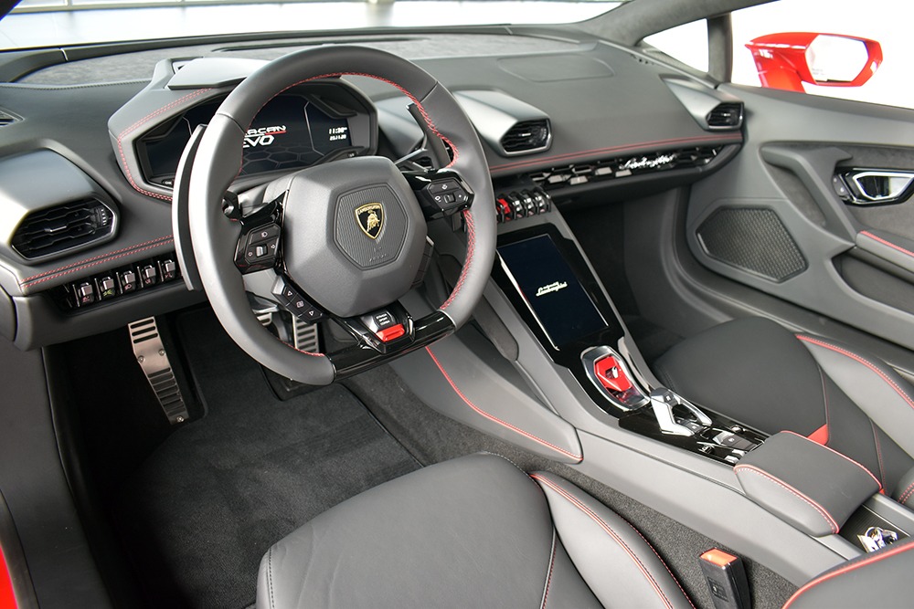 2021 Lamborghini Huracan Image 3