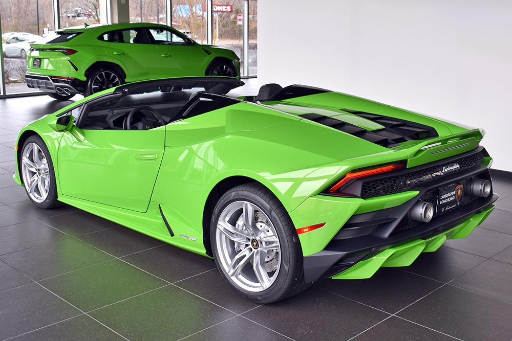 2021 Lamborghini Huracan Image 2
