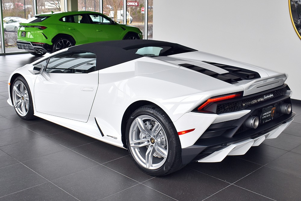 2021 Lamborghini Huracan Image 3