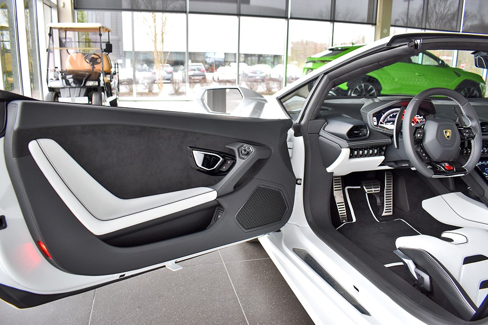 2021 Lamborghini Huracan Image 8