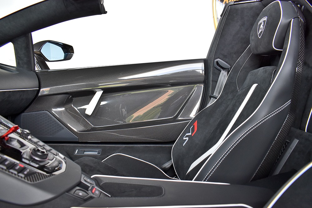 2020 Lamborghini Aventador Image 13