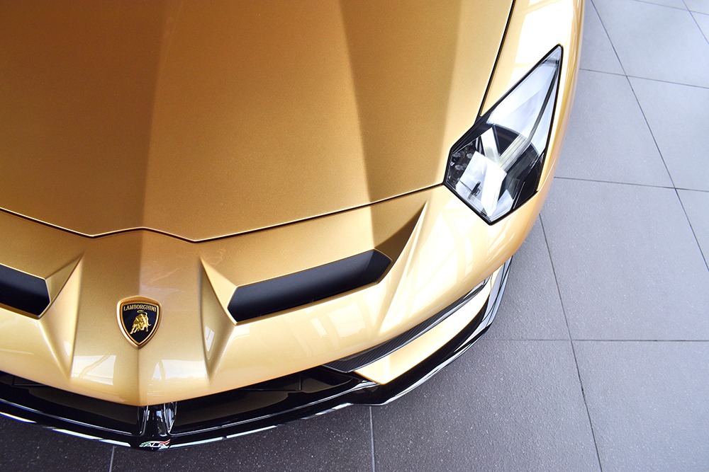 2020 Lamborghini Aventador Image 15