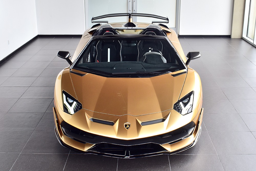 2020 Lamborghini Aventador Image 9