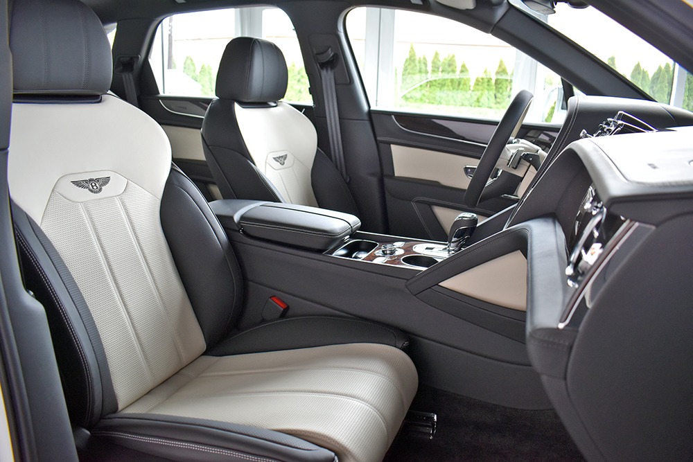 2021 Bentley Bentayga V8 Image 4