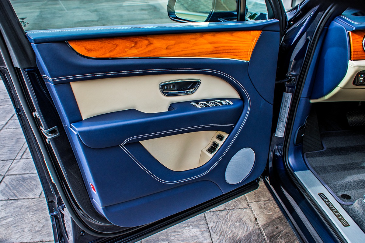 2021 Bentley Bentayga V8 Image 12