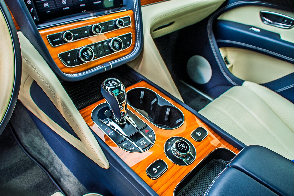 2021 Bentley Bentayga V8 Image 14