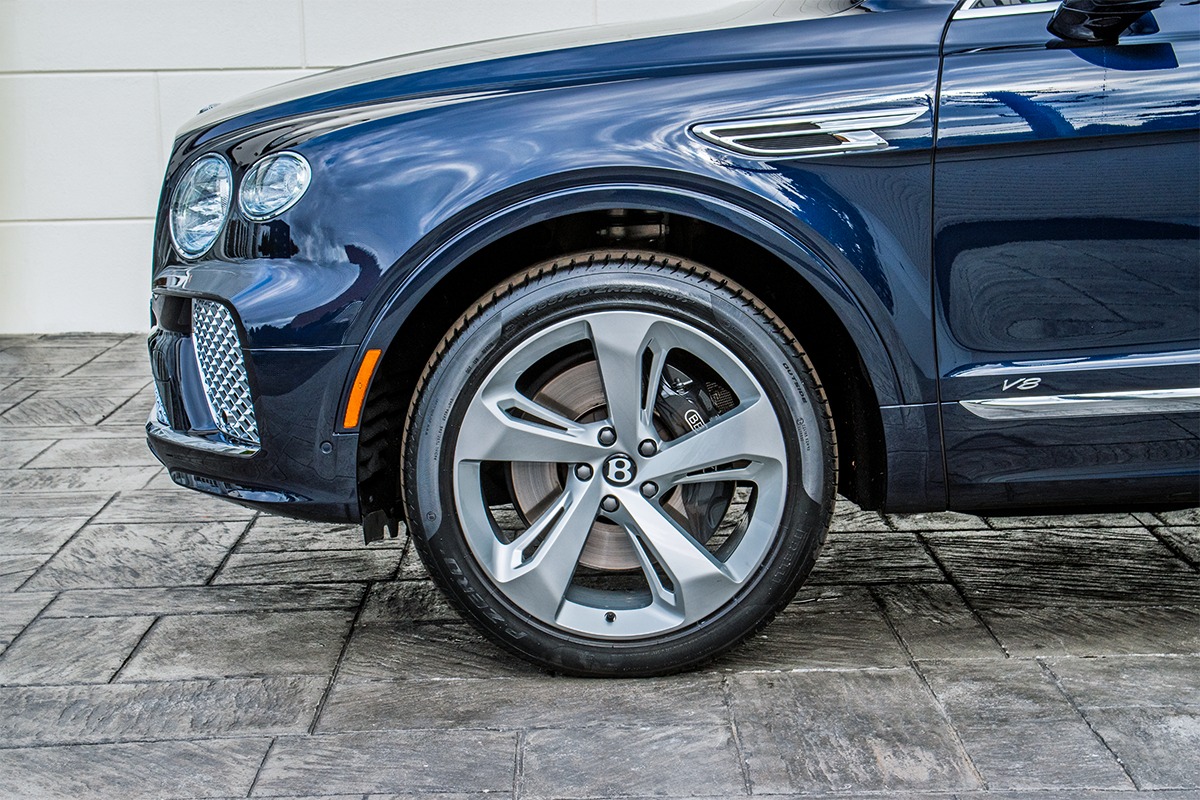 2021 Bentley Bentayga V8 Image 6
