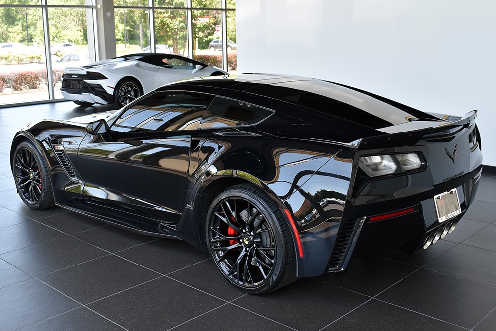 2018 Chevrolet Corvette Image 2