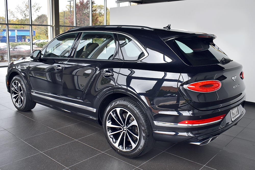 2021 Bentley Bentayga V8 Image 2