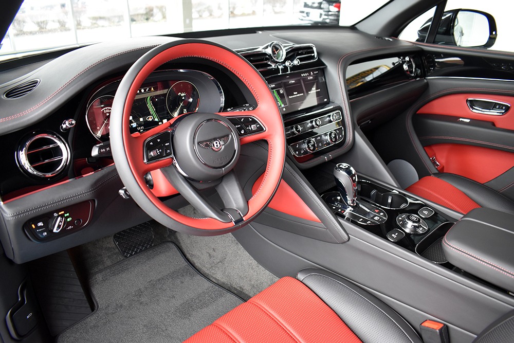 2021 Bentley Bentayga V8 Image 3