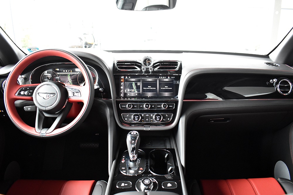 2021 Bentley Bentayga V8 Image 7