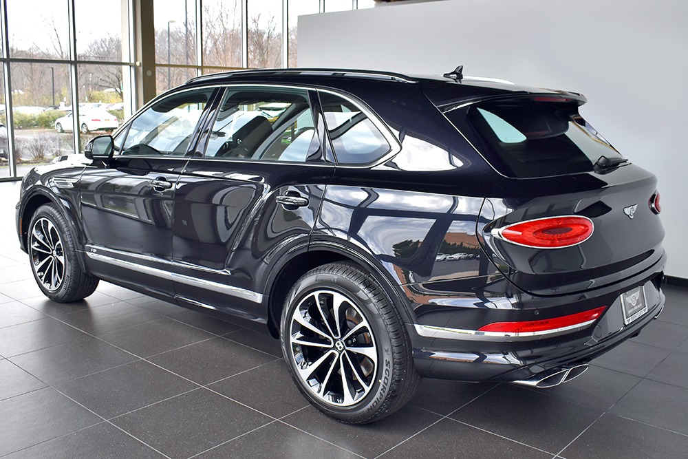 2021 Bentley Bentayga V8 Image 2