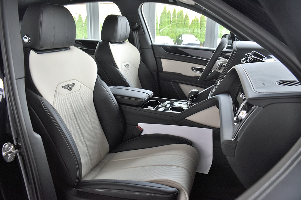 2021 Bentley Bentayga V8 Image 4