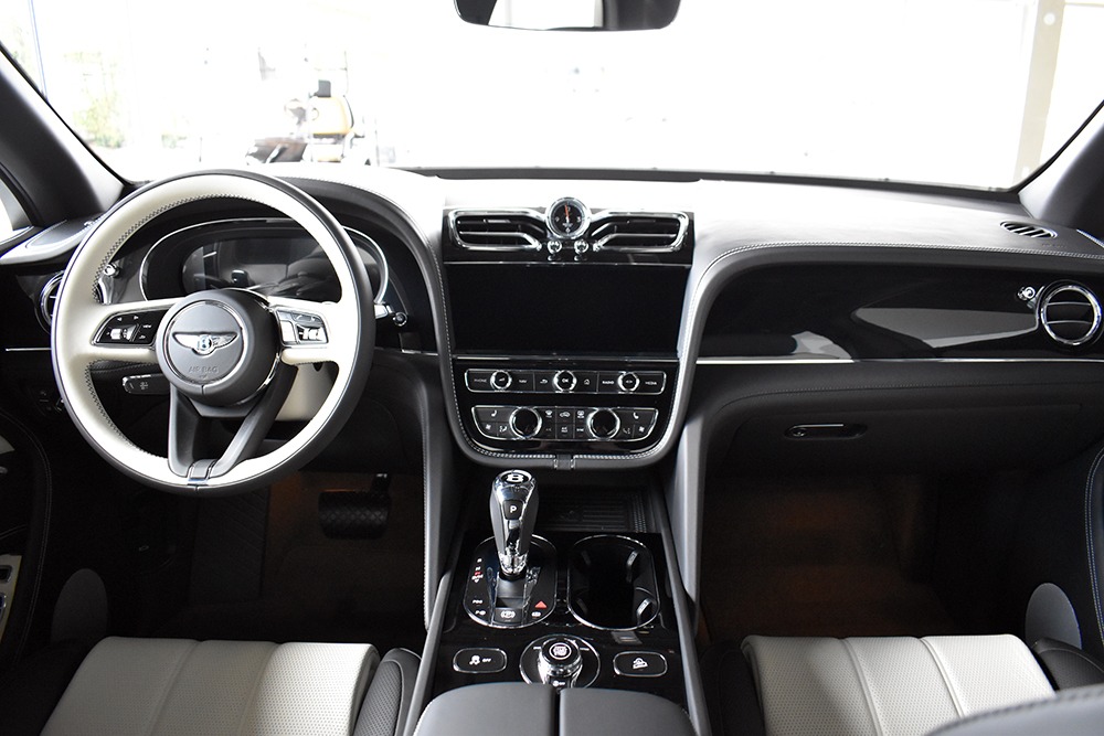 2021 Bentley Bentayga V8 Image 7