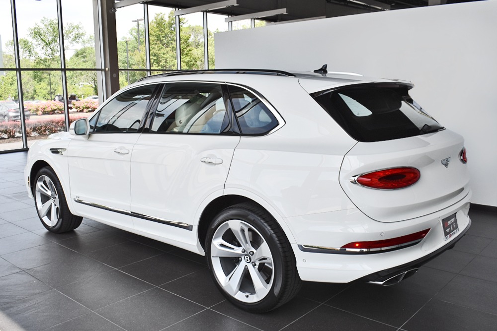 2021 Bentley Bentayga V8 Image 2