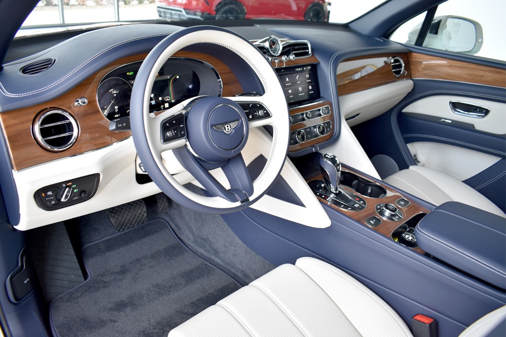 2021 Bentley Bentayga V8 Image 3