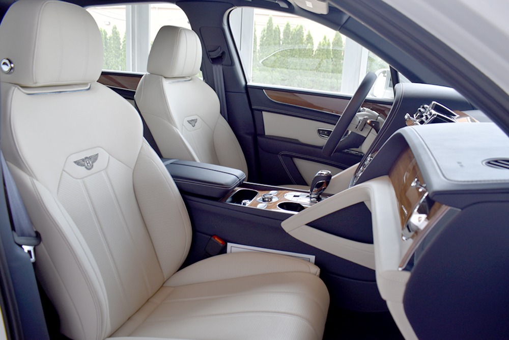 2021 Bentley Bentayga V8 Image 4