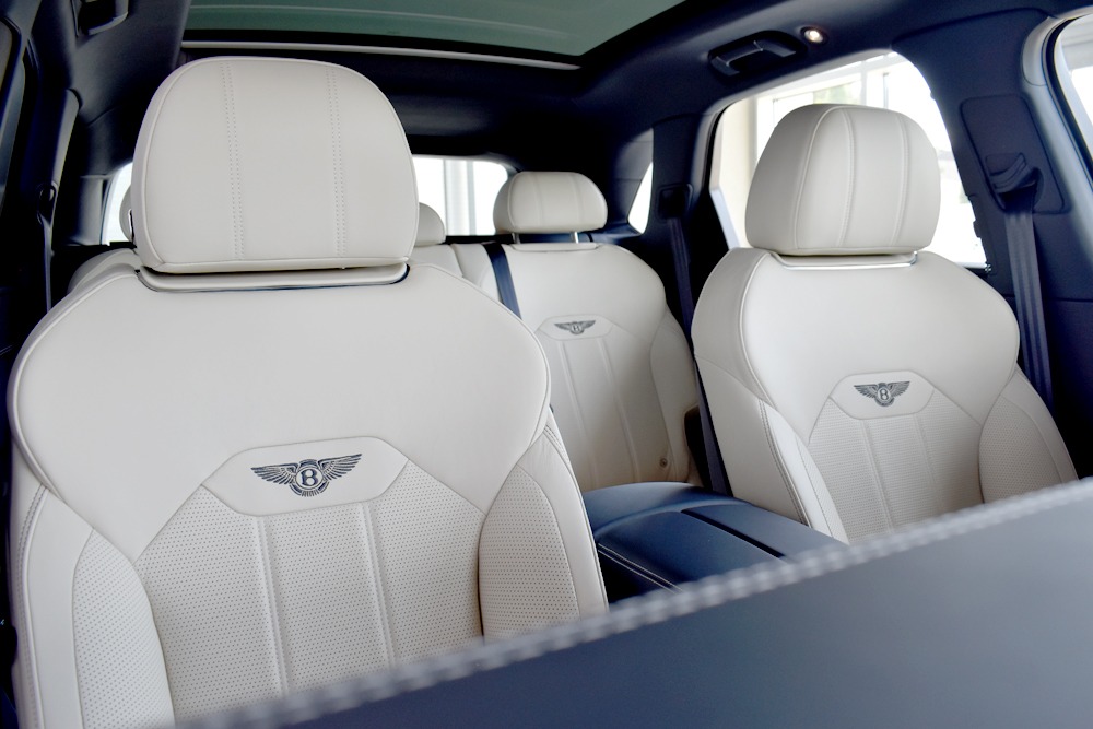 2021 Bentley Bentayga V8 Image 7