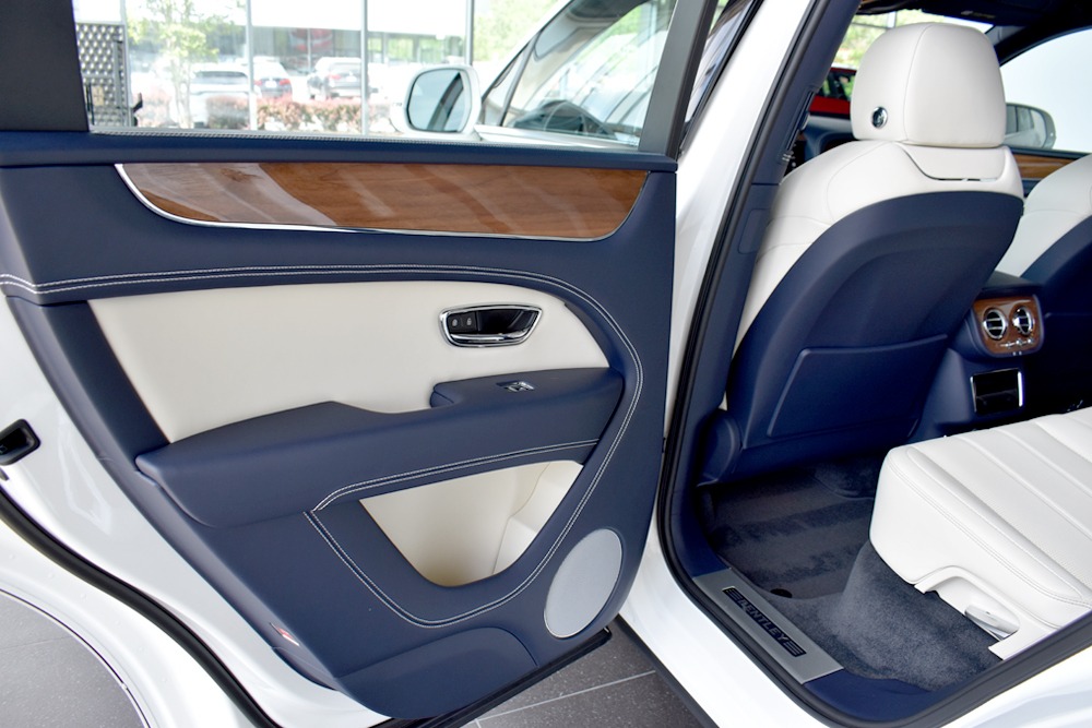 2021 Bentley Bentayga V8 Image 9