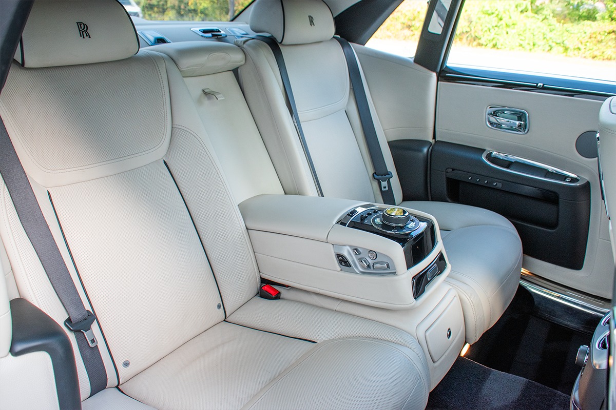 2015 Rolls-Royce Ghost Image 12