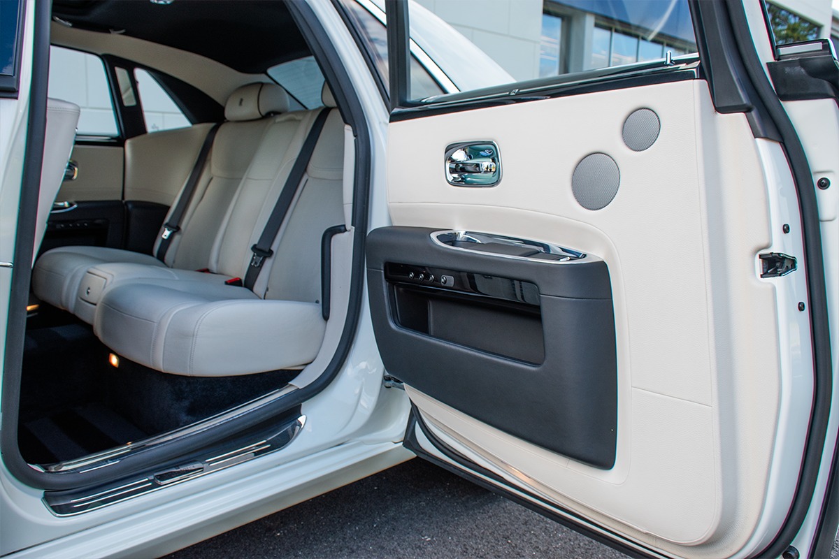 2015 Rolls-Royce Ghost Image 14