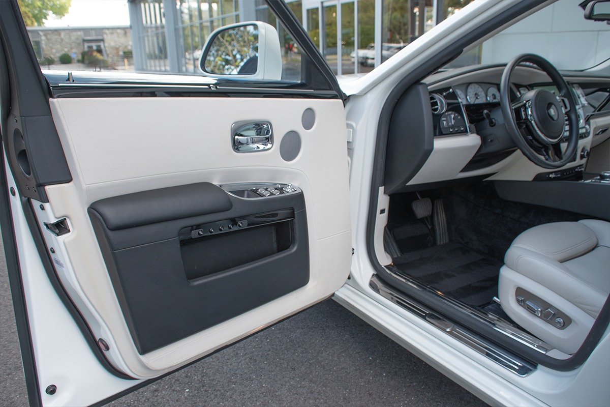 2015 Rolls-Royce Ghost Image 9