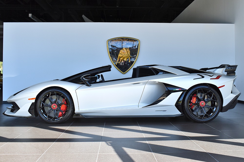 2020 Lamborghini Aventador Image 6