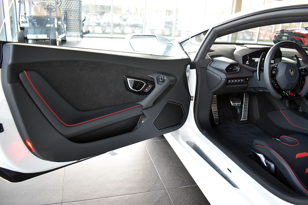 2021 Lamborghini Huracan Image 6