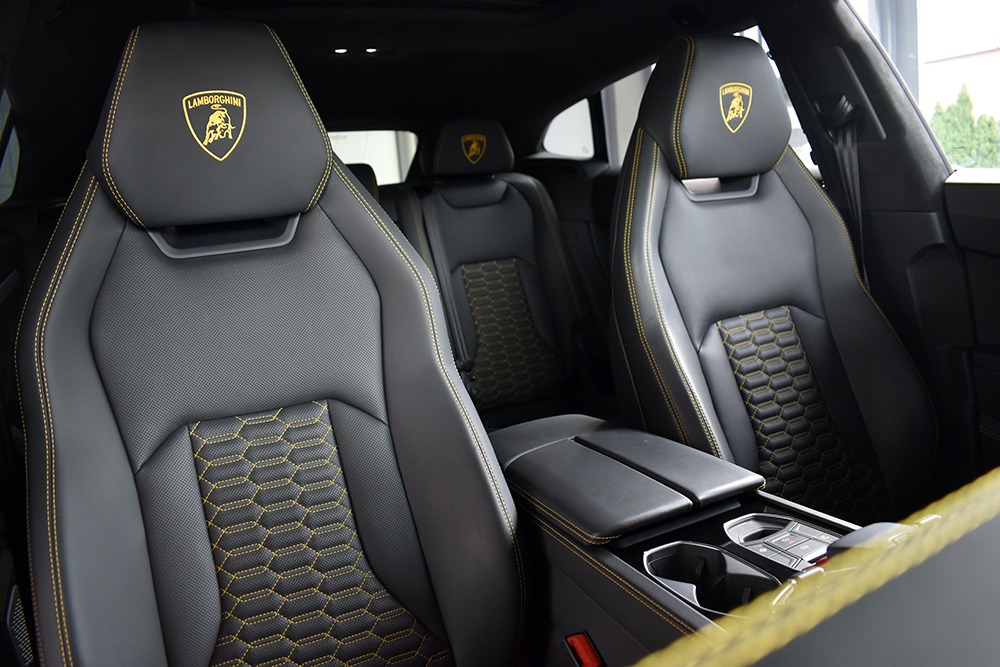 2019 Lamborghini Urus Image 7
