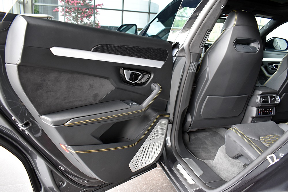 2019 Lamborghini Urus Image 8