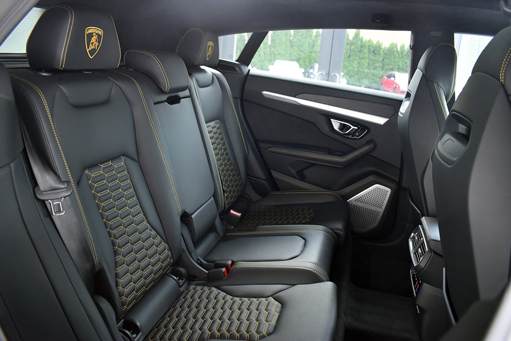 2019 Lamborghini Urus Image 9