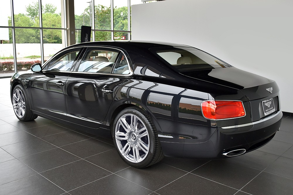 2016 Bentley Flying Spur Image 2