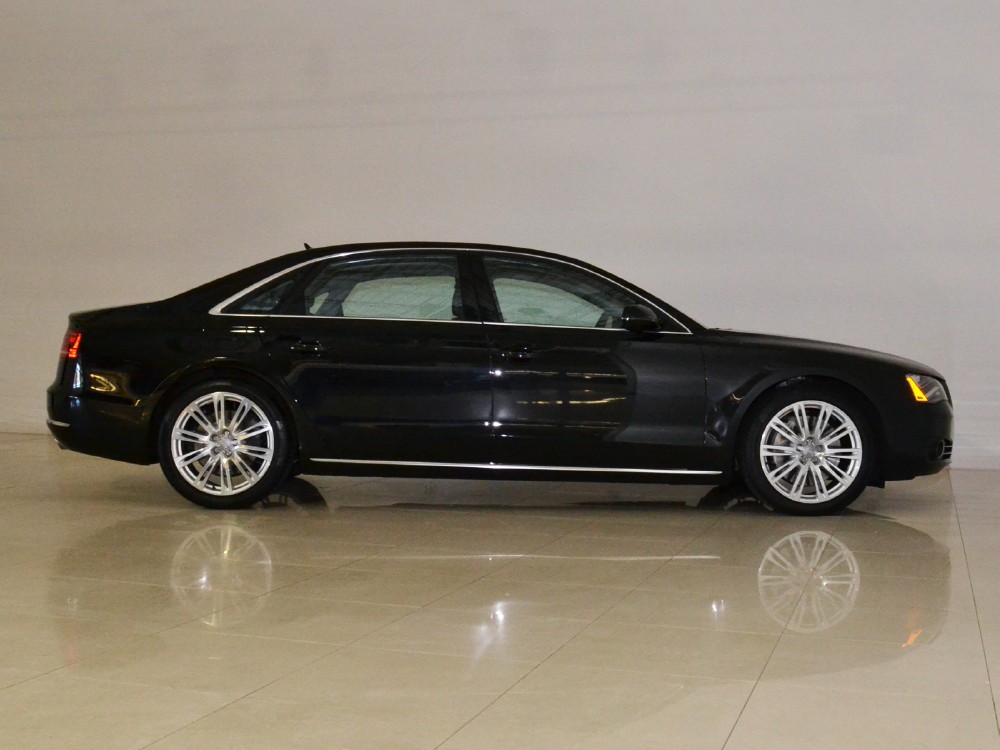 2011 Audi A8 Image 10