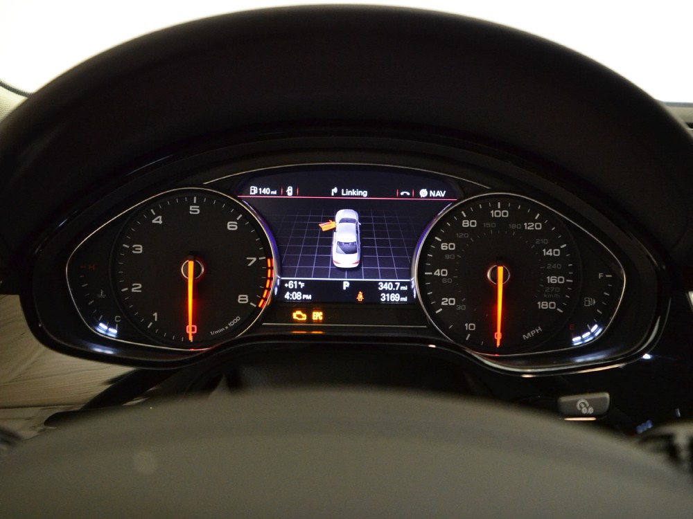 2011 Audi A8 Image 12