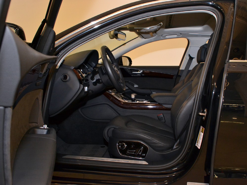 2011 Audi A8 Image 13