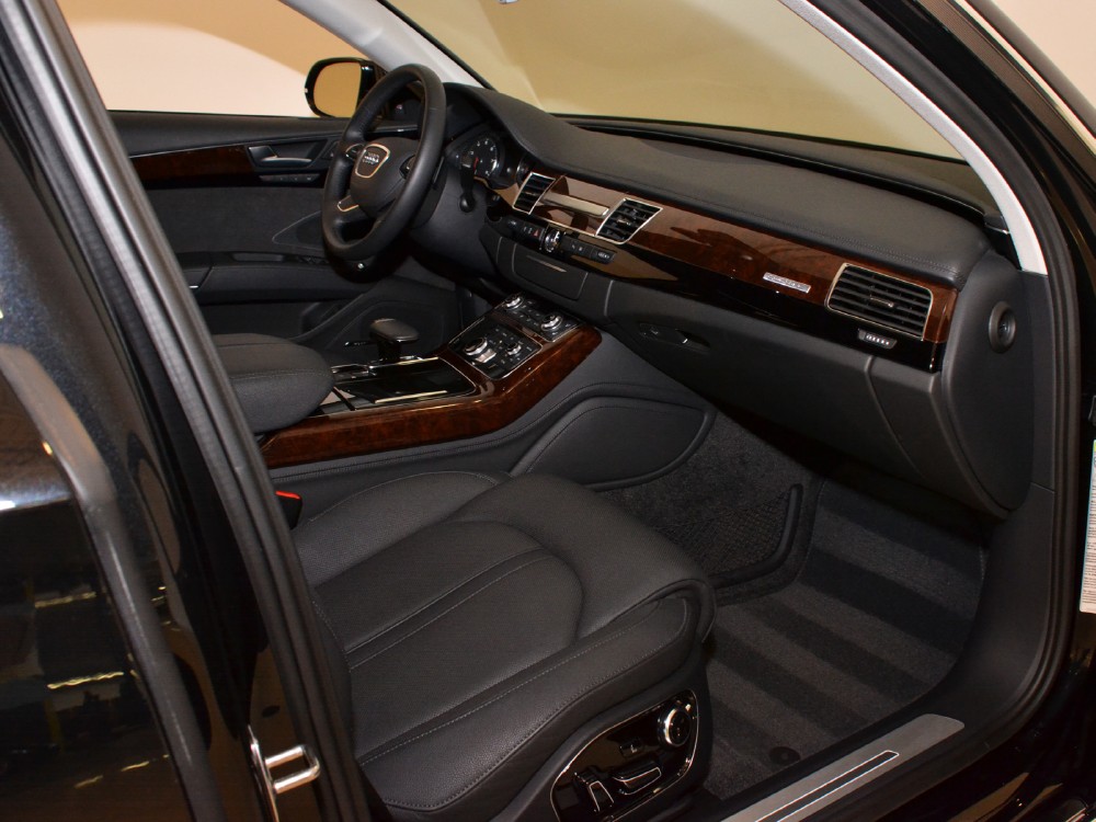 2011 Audi A8 Image 15