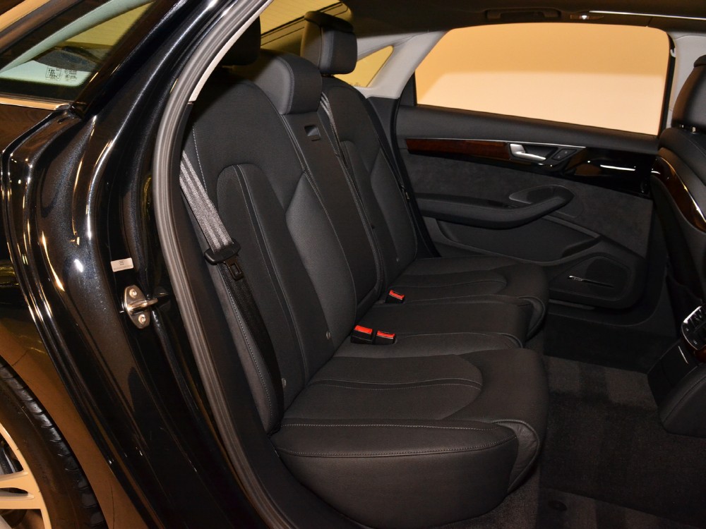 2011 Audi A8 Image 23