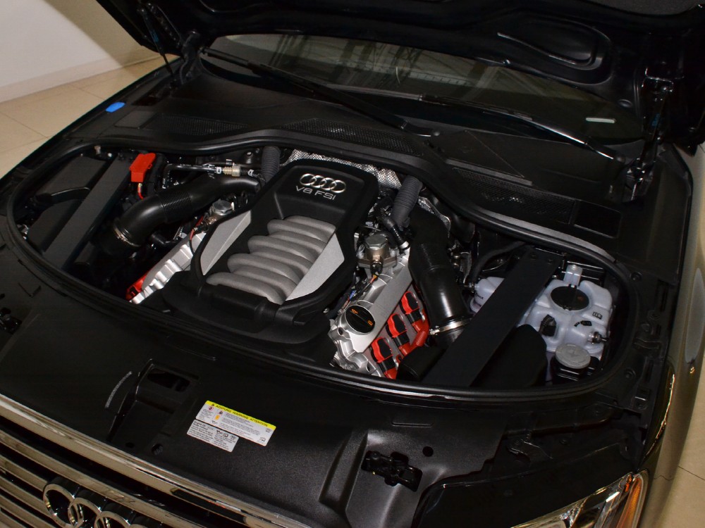 2011 Audi A8 Image 28