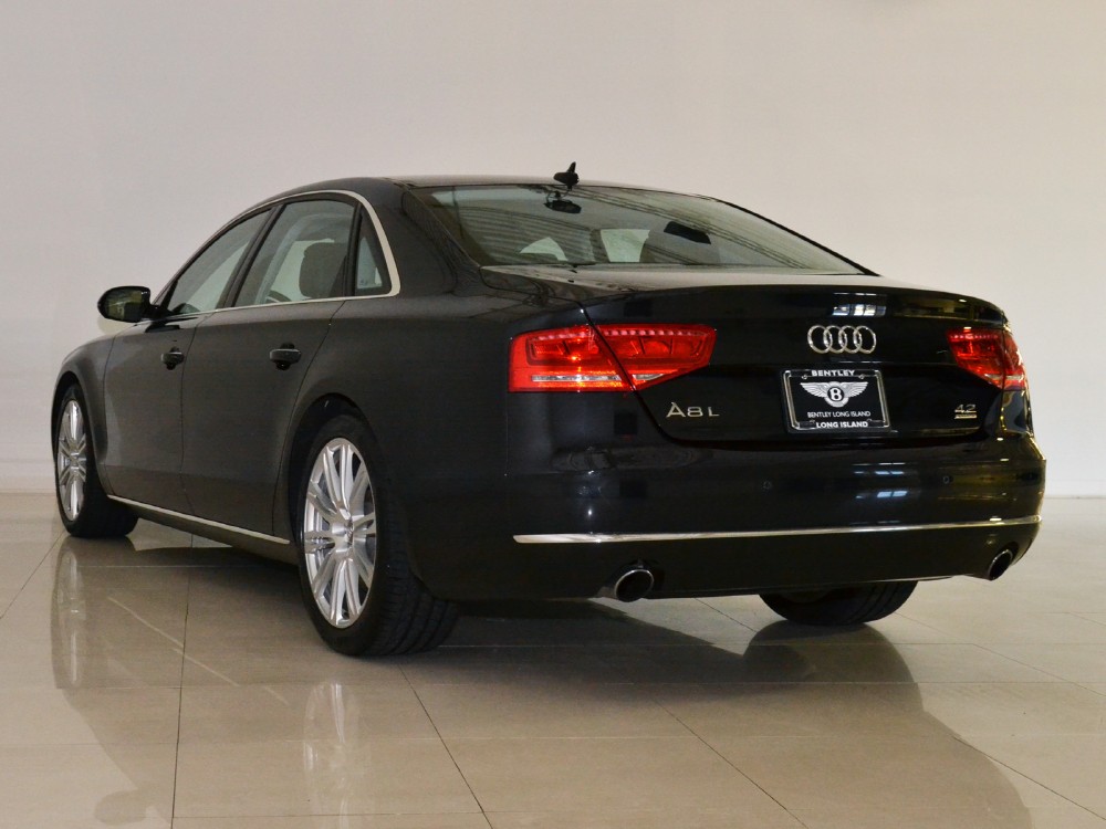 2011 Audi A8 Image 8