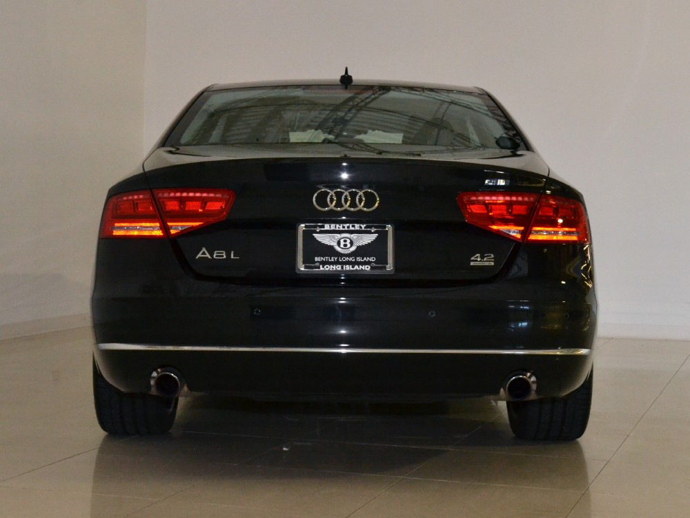 2011 Audi A8 Image 9