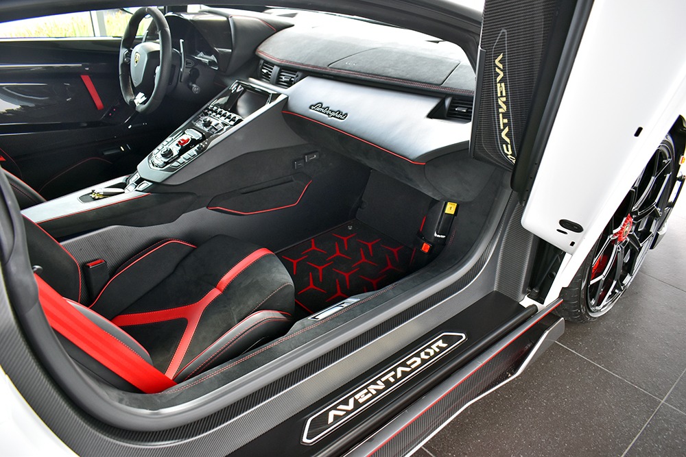 2019 Lamborghini Aventador Image 6
