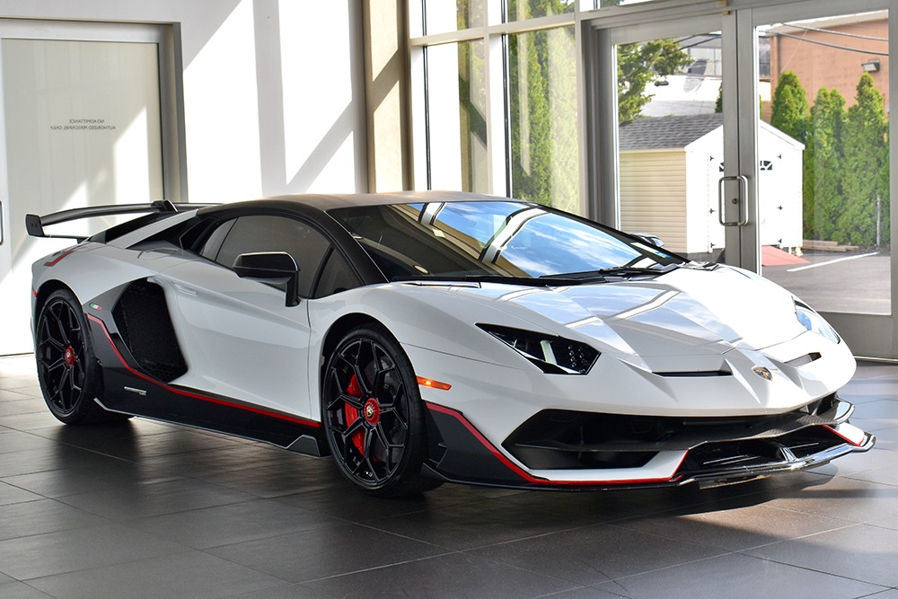 2019 Lamborghini Aventador Image 8